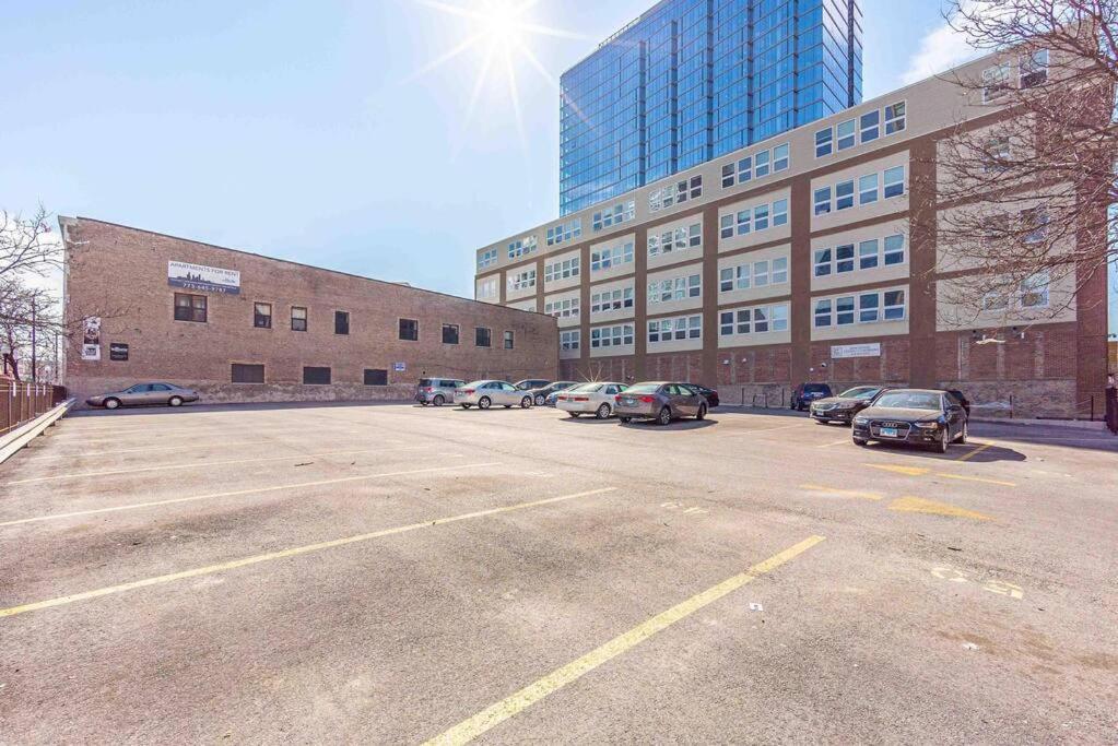 Spacious 2Br Vacation Rental With City View, Optional Parking And Gym Near Mccormick Place & Downtown Chicago Attractions 外观 照片